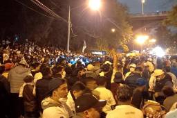 Con banderazo reciben aficionados al Comunicaciones para la final de la Concacaf League; Motagua no estará solo y tendrá apoyo