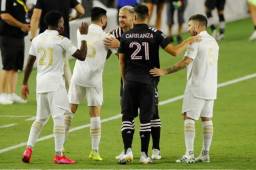 Jugadores del Inter Miami y Atlanta United luego de que decidieran no jugar en protesta por abuso policial contra Jacob Blake. Foto AFP
