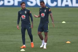 Neymar estaba fuera de las canchas desde febrero cuando se lesionó con el PSG.