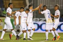 Roger Rojas y Olimpia se dieron tremendo fiestón goleando al Vida de Carlos Pavón.