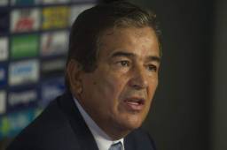 Pinto se olvida del vergonzoso hecho y solo piensa en el título.