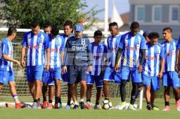 La Selección de Honduras hizo trabajos técnico-táctico de cara al juego ante Guayana Francesa. Fotos Ronald Aceituno