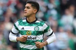 Luis Palma hizo debut oficial este sábado con la camisa del Celtic de Escocia.