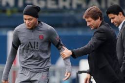 Kylian Mbappé está negociando ampliar su contrato con el PSG, según declaraciones de su madre.