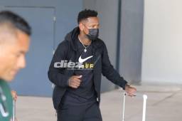 Romell Quioto llegando al aeropuerto Palmerola de Comayagua para unirse a la Bicolor. Foto: David Romero.