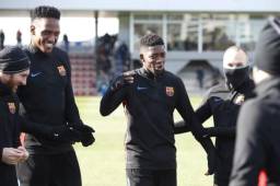 Dembele bromeó con sus demás compañeros, Messi e Iniesta, dos de ellos.