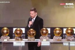 El argentino Leo Messi con los seis Balones de Oro que ha recibido en su carera. Dice que el retiro de su carrera se está acercando. Foto especial