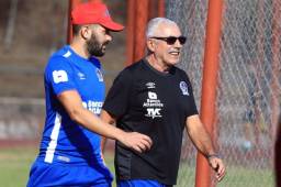 Manuel Keosseián cree que la UPNFM es el equipo que mejor fútbol practica en el actual torneo. Foto: Ronal Aceituno