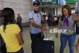 El volante de 26 años fue recibido por su familia en Tegucigalpa.