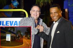 El exjugador y ahora entrenador Carlos Pavón, junto al Alcalde de San Pedro Sula Armando Calidonio en la inauguración del bulevar que lleva su nombre. Foto MSPS