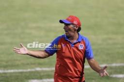 Pedro Troglio, técnico de Olimpia, espera darle otro título al Olimpia y afirma estar feliz por renovar su contrato.