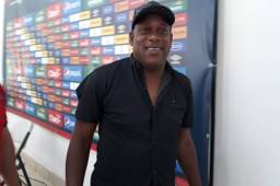 Hernán Medford seguirá unos días más en Guatemala.