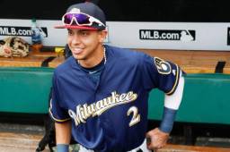 El parador en corto hondureño Mauricio Dubón deja los cerveceros para unirse a los Gigantes de San Francisco.