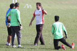 El entrenador del Olimpia, Héctor Vargas, le dará la confianza al portero Donis Escober tras la salida de Noel Valladares.