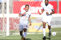Jose Mario Pinto tiene ganando el clásico ante el Motagua, donde el volante remató de pierna derecha y venció a Rougier.