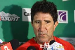 Héctor Vargas, técnico del Marathón, le dejó recaditos a los árbitros, a Pedro Rebollar y al Real España. Foto Neptalí Romero