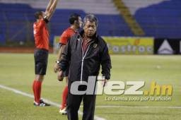 El técnico aurinegro se toma las cosas con calma y asegura que es demasiado temprano para hablar de campeonato.