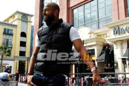 El exjugador de la Selección de Honduras, Víctor Muma Bernárdez, ha seguido de cerca a los Estados Unidos durante su estadía en San José. Foto Neptalí Romero