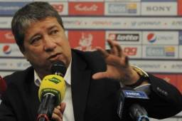 Hernán 'Bolillo' Gómez busca el mejor equipo para disputar la Copa Centroamericana.