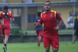 Omar Rosas, delantero del Real España, explicó los motivos por los que fue marginado del fútbol mexicano. Foto @rcdespana