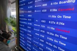 Por Omicron: Miles de vuelos son cancelados en el mundo que agregan frustración a la pandemia