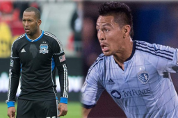 Espinoza se acercó a “Muma” Bernárdez para consolarlo y darle ánimo al final del partido.