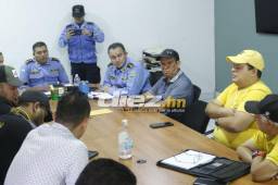 La Policía propuso un horario para el clásico, pero la Liga Nacional los rechazó, expresaron los uniformados que acompañaron la reunión. Foto: Neptalí Romero.