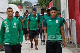 Los jugadores del Marathón a su llegada al Yankel Rosenthal.