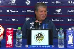El entrenador de la Selección de Honduras, Hernán Darío Gómez, en la conferencia de prensa después del encuentro frente a Costa Rica en San José.