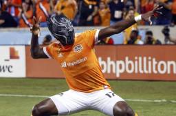 El delantero Alberth Elis celebrando al estilo de una pantera. Dice que su apodo se lo pusieron por parecido en la velocidad con David Suazo. Foto cortesía MLS