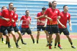 El veterano Clint Dempsey y el joven Jordan Morris formarán la dupla en ataque de Estados Unidos ante Honduras este martes en el Olímpico. Foto Neptalí Romero