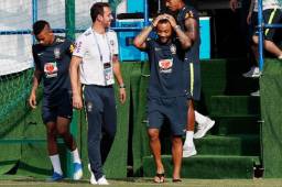 El brasileño Marcelo durante el entrenamiento de este viernes en Rusia. Foto AFP