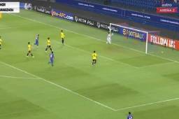 ¡Manos de mantequilla! El blooper del año en la Champions League de Asia que le está dando la vuelta al mundo