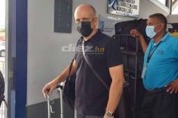 Fabián Coito, extécnico de Honduras, se marchó del país en silencio y dejando a la Bicolor al borde de la eliminación.