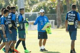 La selección de Honduras entre pensando en Estados Unidos.