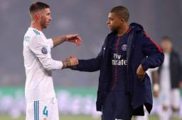 Mbappé saludando al capitán Sergio Ramos tras un Real Madrid-PSG en 2018.