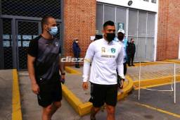 Los futbolistas del Comunicaciones esperan celebrar el título de Liga de Concacaf este martes ante Motagua.