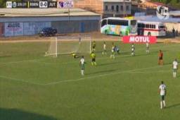 Israel Silva celebró a lo grande su gol ante el Juticalpa.