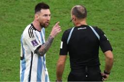 Messi tuvo varias discusiones durante el partido contra Mateu Lahoz.