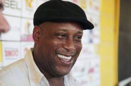 Hernán Medford será quien decidirá si los colombianos son fichados o no.