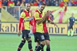 El costarricense Celso Borges es titular y el capitán del Göztepe en Turquía.