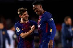 Yerry Mina festejó el pase a la final junto a Sergi Roberto.