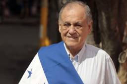 El técnico nacional Chelato Uclés responde a los que hablan de escasez de jugadores para la Selección de Honduras. Foto DIEZ