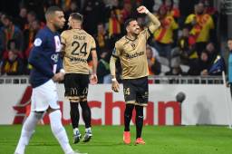 Ni Mbappé pudo salvar la caída del PSG ante el Lens, que sumó 40 puntos, quedando a cuatro de los parisinos.