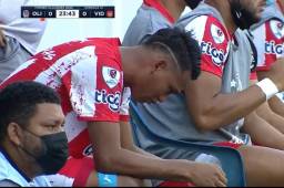 La dura tarde de Juan Contreras en el Olimpia-Vida: falta, tarjeta amarilla y rompe a llorar por ser sustituido