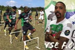 El volante Brayan Reyes arribó este jueves y ya se puso la camisa del Platense. Fotos Platense FC