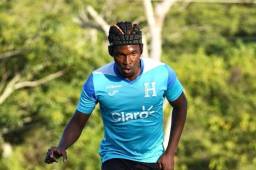 Alberth Elis sigue entrenando con las Panteras para volver el otro año al fútbol profesional.