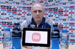 El entrenador de la Selección de Honduras, Fabián Coito, cuando atendía a los medios de comunicación tras la derrota ante Honduras en el estadio Azteca.