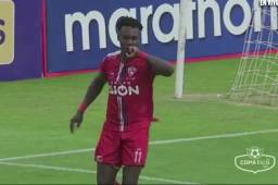 Rubilio Castillo marcó su décimo gol en la Liga Boliviana y su tanto número 11 con la camisa del Royal Pari.