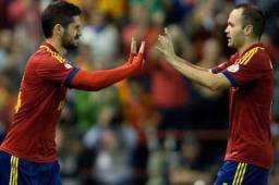 Isco y Andres Iniesta son compañeros en la Selección de España.